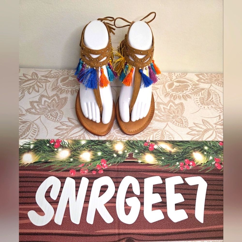 Jessica Simpson Rainbow Tassel Sandal 7.5 Festival Boho Beach Pride Studded Tan